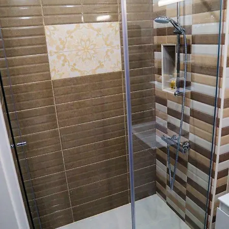 Luxury Apartment *